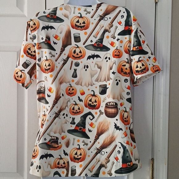 Halloween medical scrub top with 2 large front pockets ghosts pumpkins Sz S NWOT - Picture 7 of 8